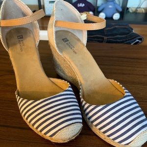 White Mountain Closed Toe Wedges
